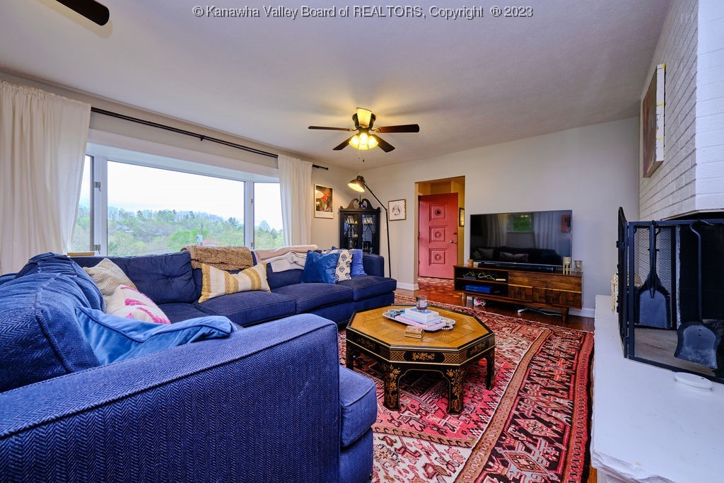 1517 Autumn Road Charleston, WV 25314 - Photo 10 of 41 Gallery Image 10