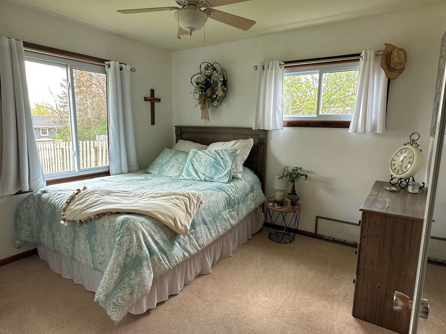 1401 Crest Lane Rochelle, IL 61068 - Photo 7 of 10 a bedroom with a bed and a window
