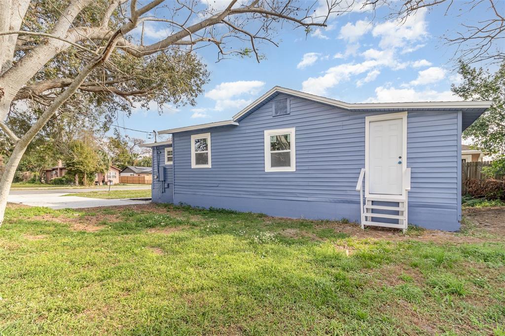 4242 Raleigh Street Orlando, FL 32811 - Photo 23 of 32