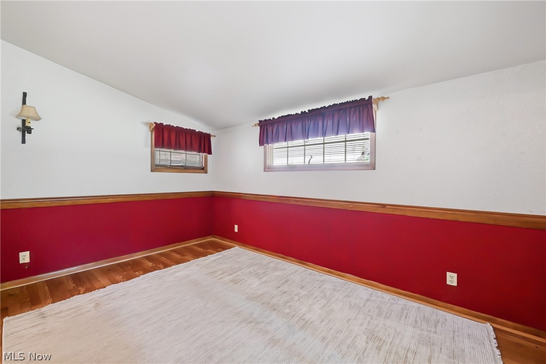 8564 Squires Lane Northeast Warren, OH 44484 - Photo 18 of 38