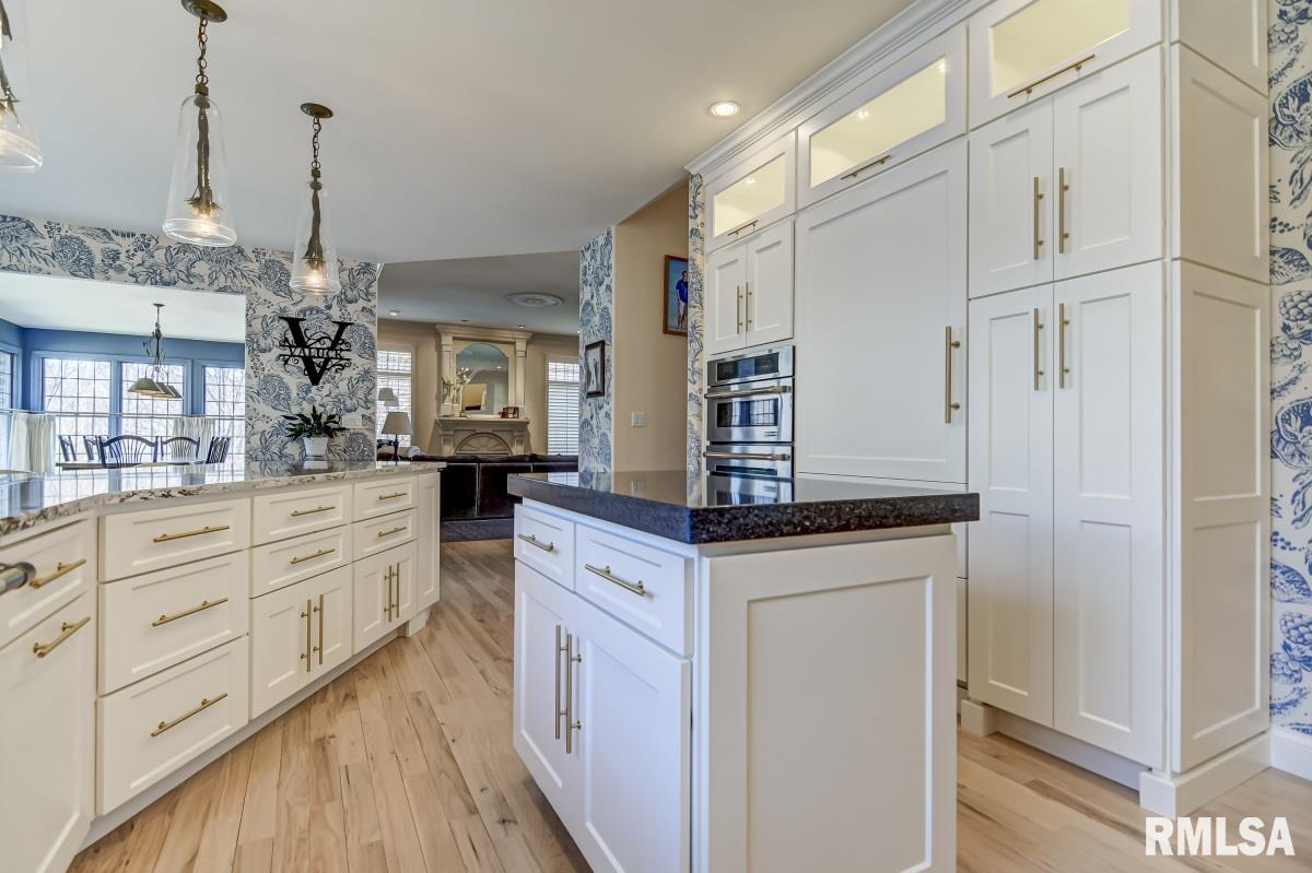 1310 Churchill Road Springfield, IL 62702 - Photo 13 of 49