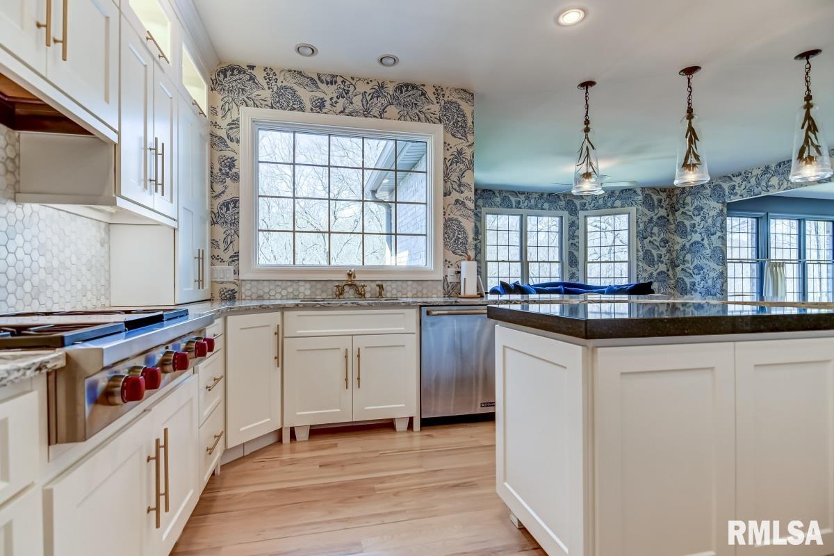 1310 Churchill Road Springfield, IL 62702 - Photo 15 of 49