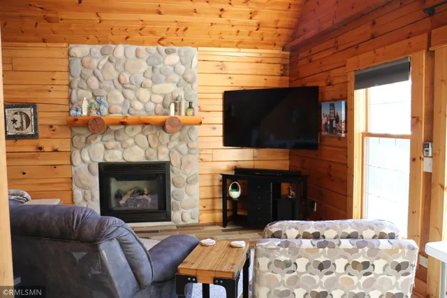 $575,000 | 14638 Highway 70, Pine City, MN 55063