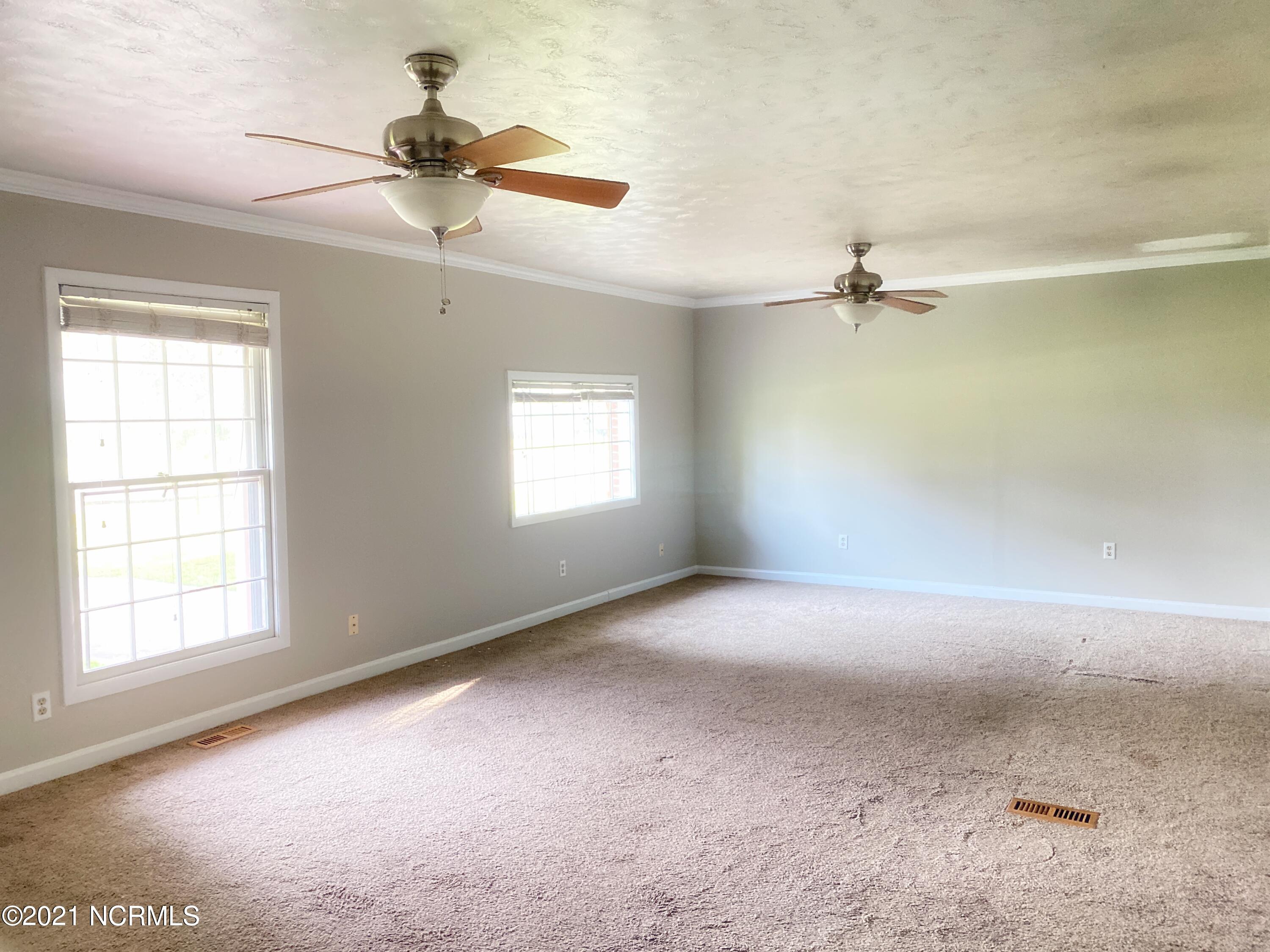 120 Sheffield Road Jacksonville, NC 28546 - Photo 8 of 37 9