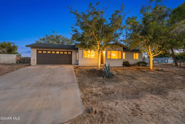 $389,990 | 16114 Valeport Avenue, Lancaster, CA 93535