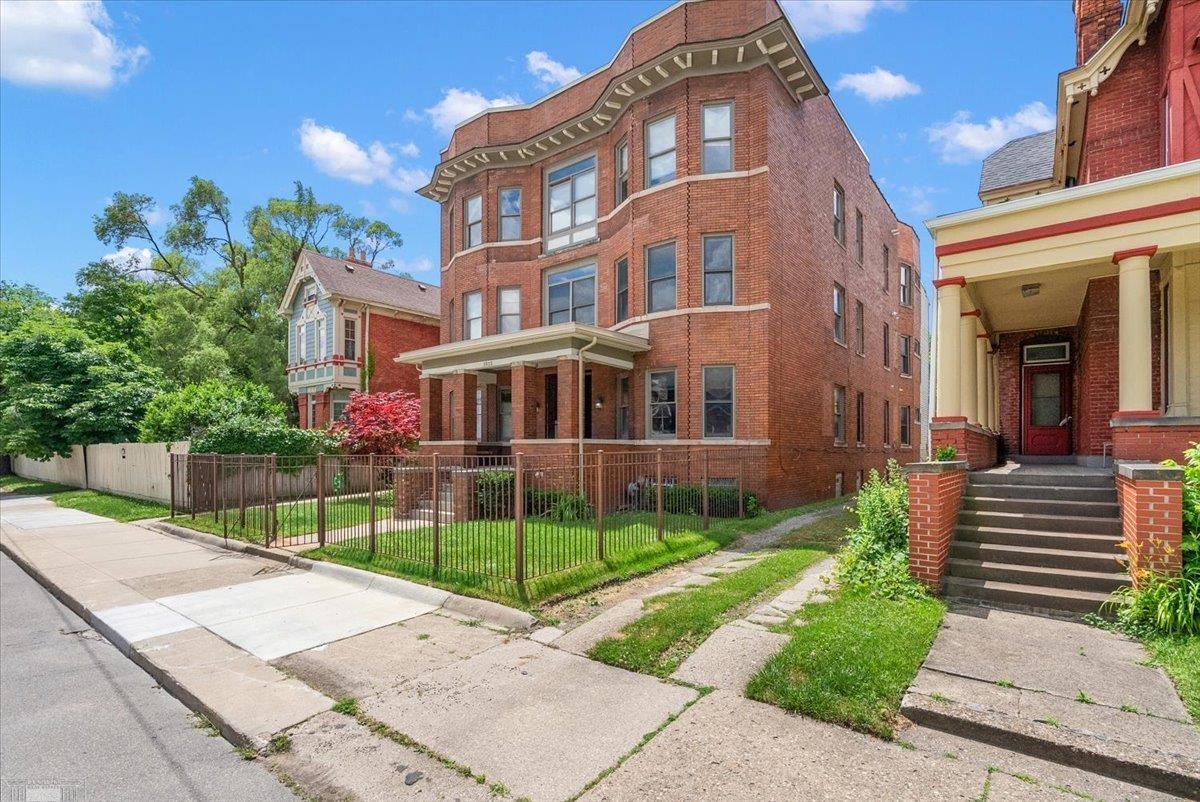 3933 Trumbull Detroit, MI 48208 - Photo 5 of 53