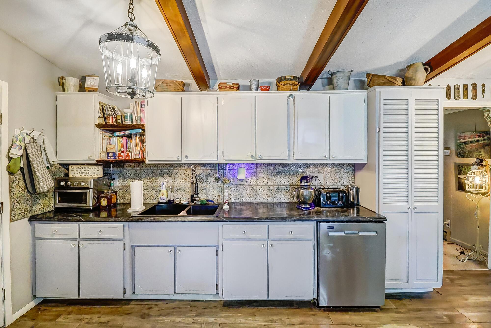 2667 Denmark Road Columbus, OH 43232 - Photo 7 of 29 009