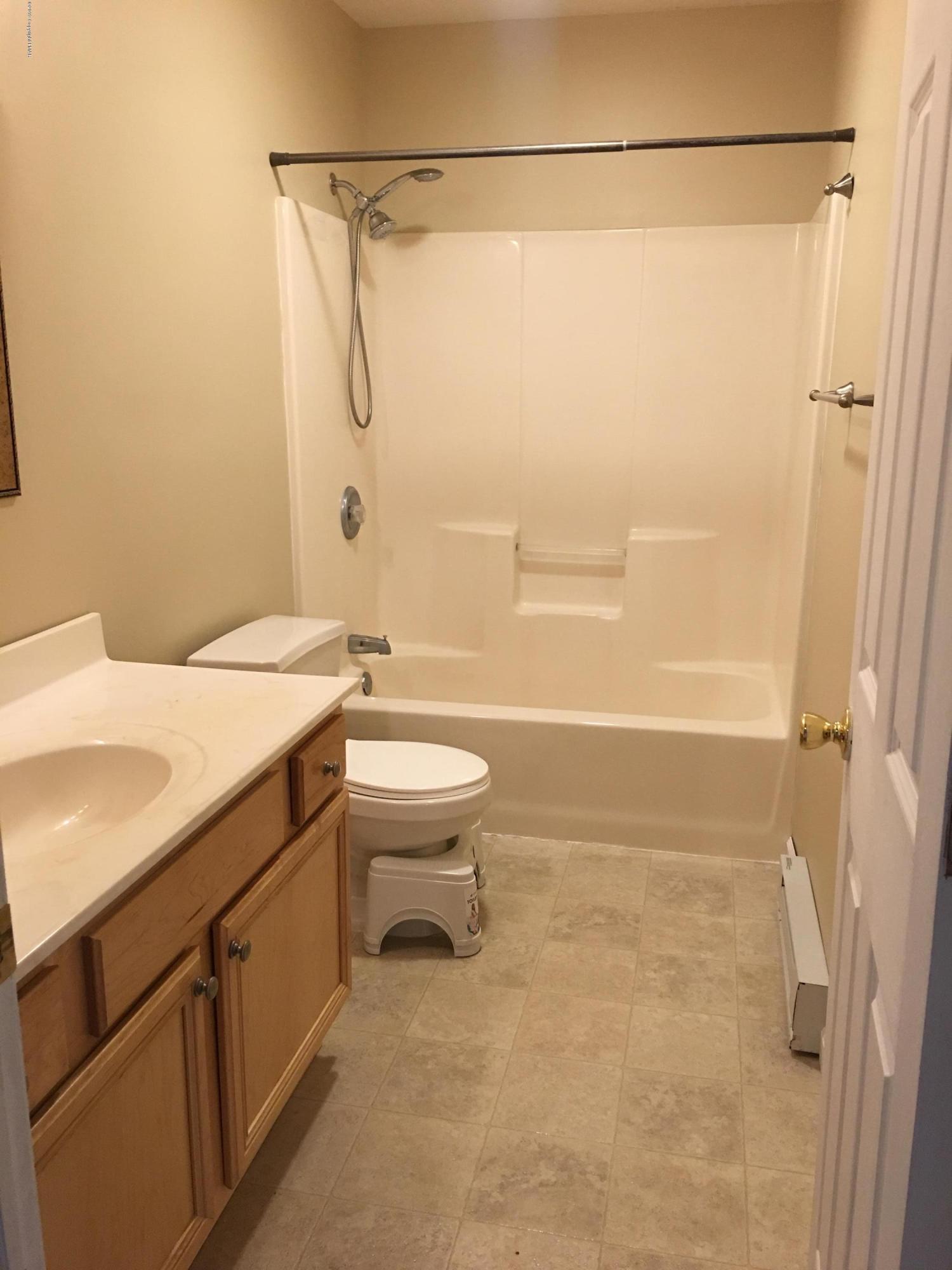 108 Birch Ledge Road Canadensis, PA 18325 - Photo 18 of 38 main bathroom