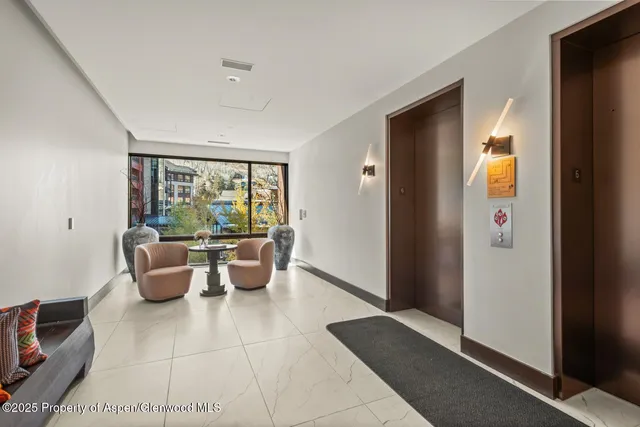 a view of a backyard with wooden roof