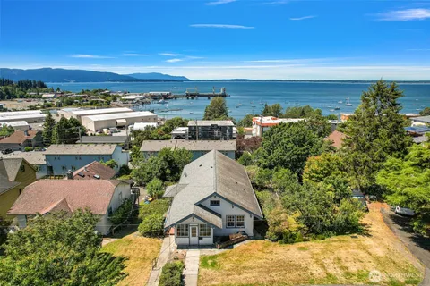 $885,000 | 1016 12th Street, Bellingham, WA 98225