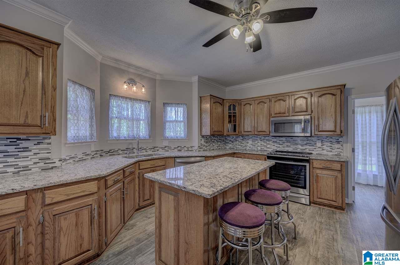 2411 Royal Lane Pelham, AL 35124 - Photo 17 of 48