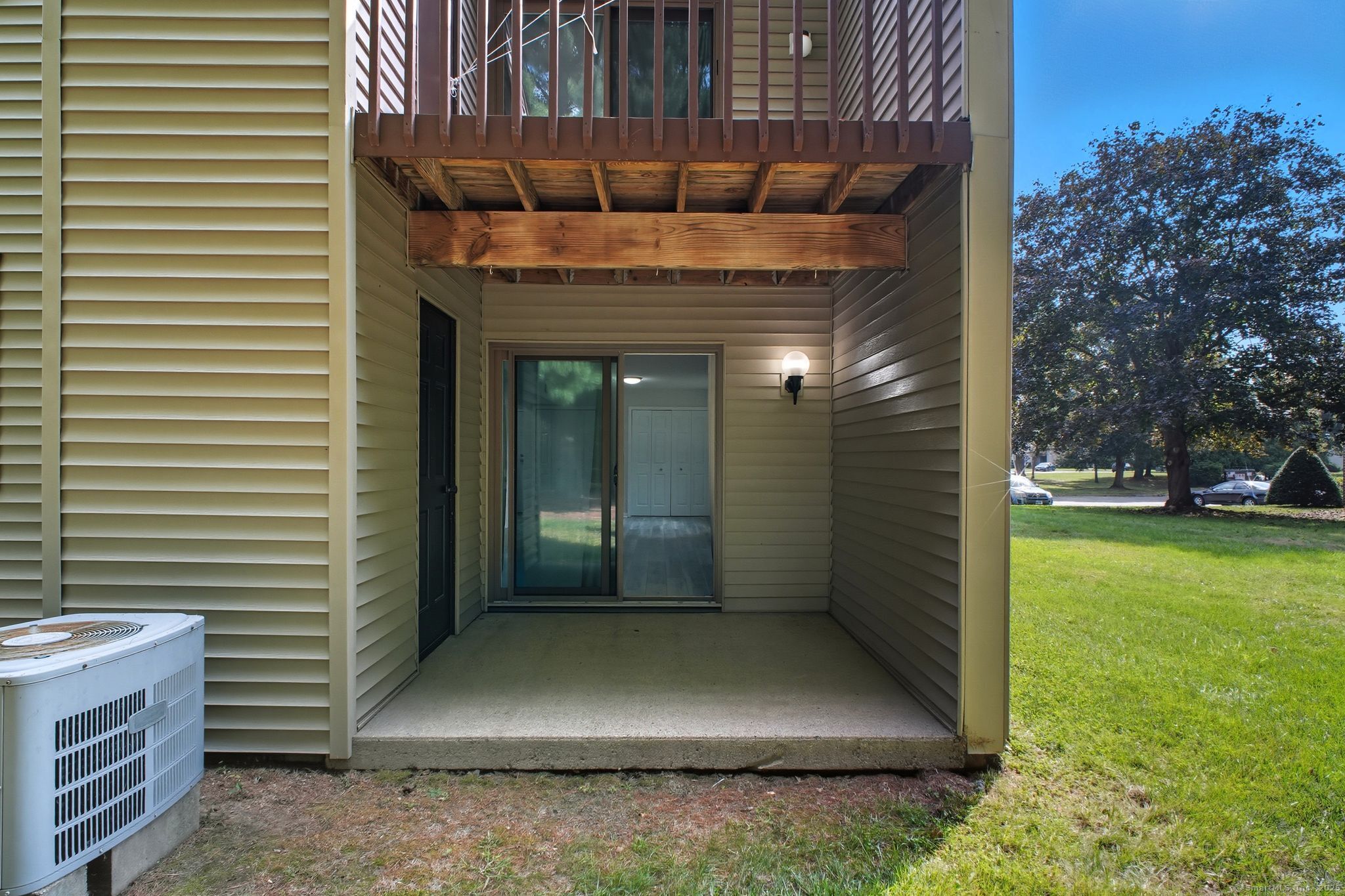 402 Twin Circle Drive, Unit 402 South Windsor, CT 06074 - Photo 13 of 18