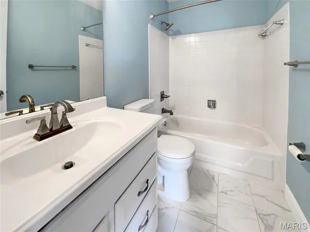 $485,000 | 326 Woodlawn Terrace Court, Ballwin, MO 63021