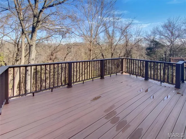 $485,000 | 326 Woodlawn Terrace Court, Ballwin, MO 63021