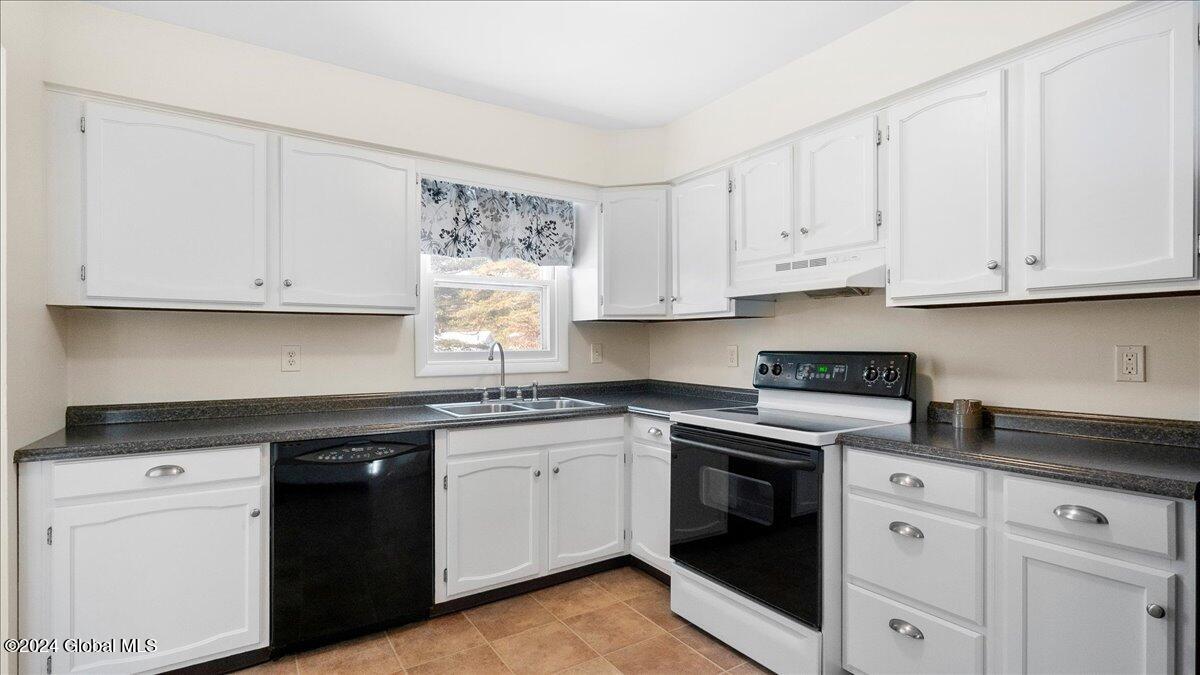 16 Carr Road Wilton, NY 12866 - Photo 7 of 40 14-P1120612