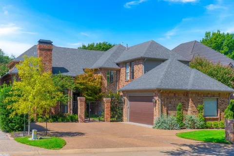 $1,225,000 | 5707 Preston Fairways Drive, Dallas, TX 75252