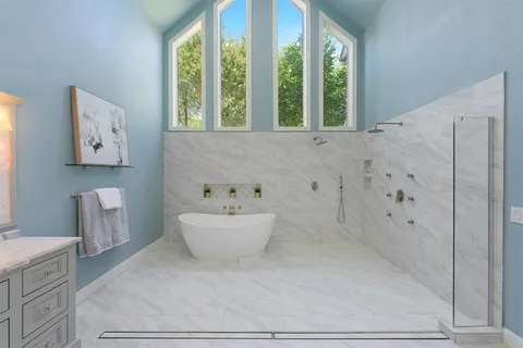 $1,225,000 | 5707 Preston Fairways Drive, Dallas, TX 75252