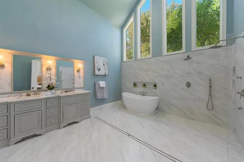 $1,225,000 | 5707 Preston Fairways Drive, Dallas, TX 75252