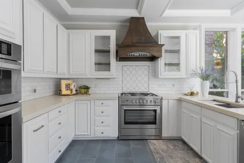 $1,225,000 | 5707 Preston Fairways Drive, Dallas, TX 75252