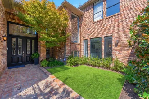 $1,225,000 | 5707 Preston Fairways Drive, Dallas, TX 75252