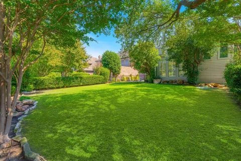 $1,225,000 | 5707 Preston Fairways Drive, Dallas, TX 75252