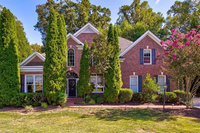 $679,000 | 19 Middlefield Court, Greensboro, NC 27455