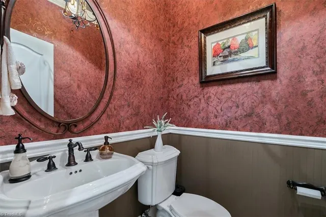 $679,000 | 19 Middlefield Court, Greensboro, NC 27455