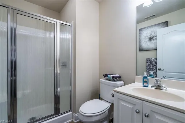 $679,000 | 19 Middlefield Court, Greensboro, NC 27455