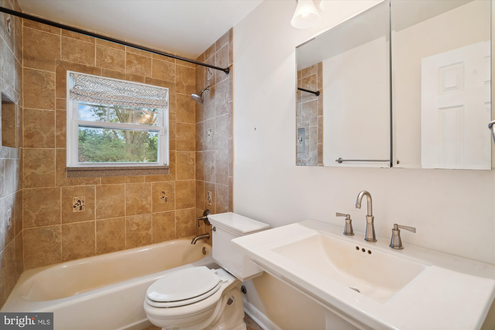 603 Burley Road Annapolis, MD 21409 - Photo 20 of 37 Full Hall Bath