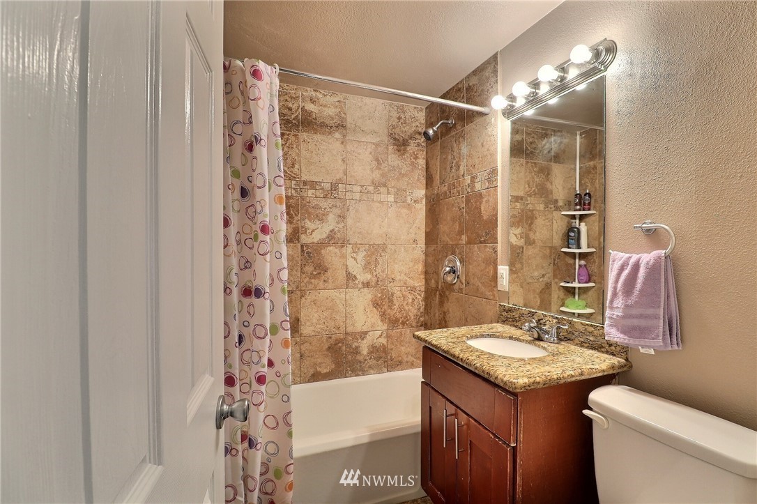 11910 Renton Avenue South Seattle, WA 98178 - Photo 18 of 33 Gallery Image 18