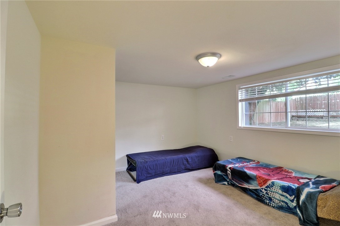 11910 Renton Avenue South Seattle, WA 98178 - Photo 23 of 33 Gallery Image 23