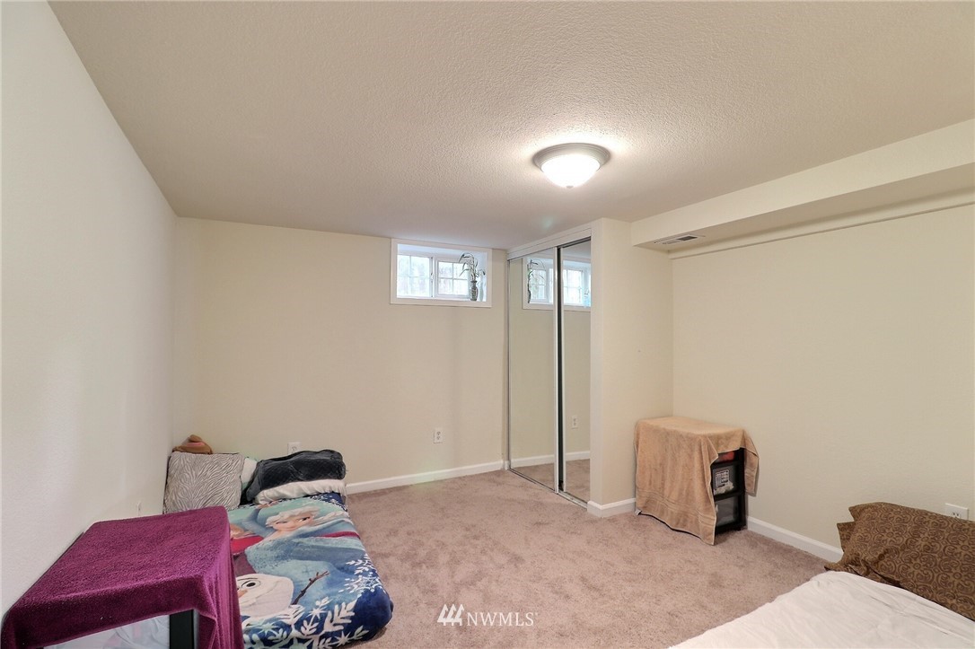 11910 Renton Avenue South Seattle, WA 98178 - Photo 24 of 33 Gallery Image 24