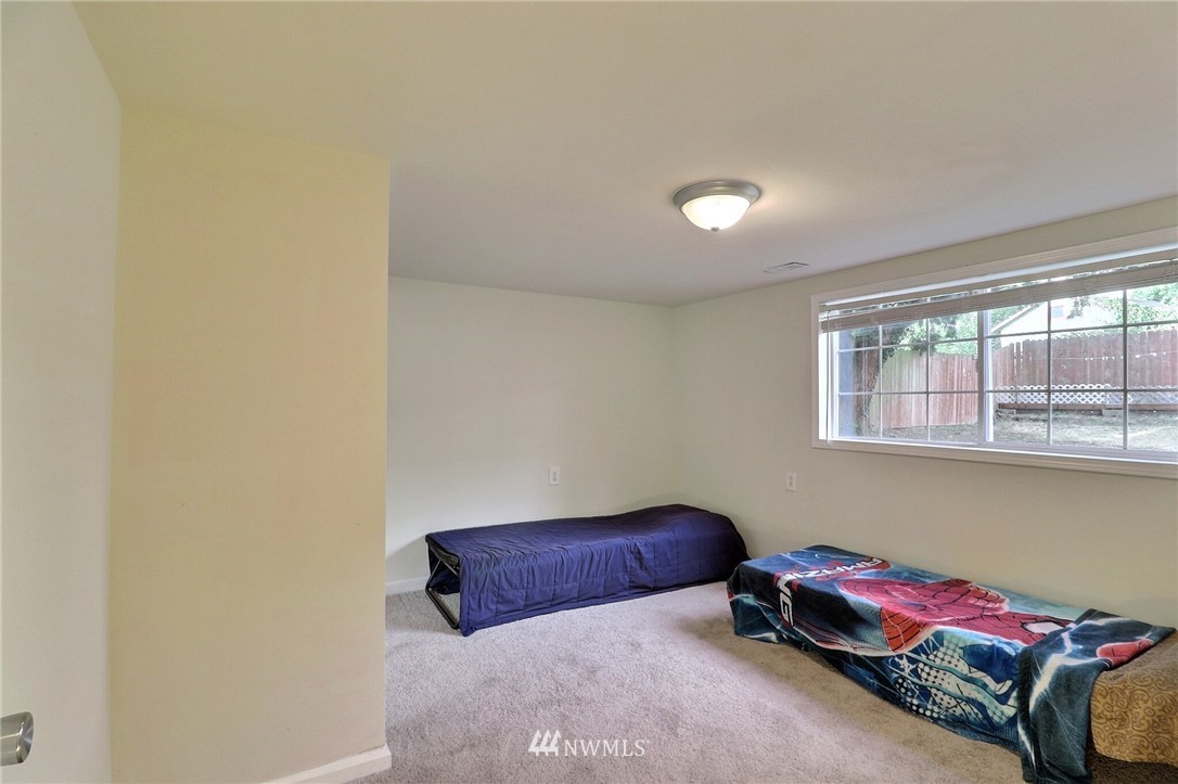 11910 Renton Avenue South Seattle, WA 98178 - Photo 25 of 33 Gallery Image 25