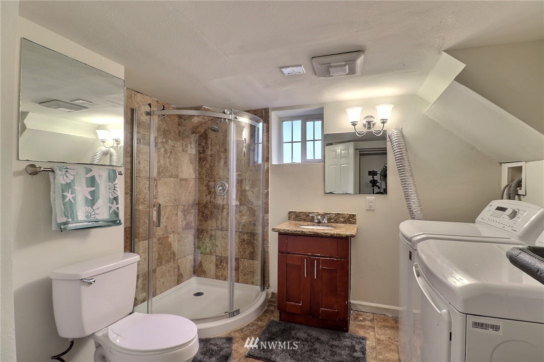 11910 Renton Avenue South Seattle, WA 98178 - Photo 26 of 33 Gallery Image 26