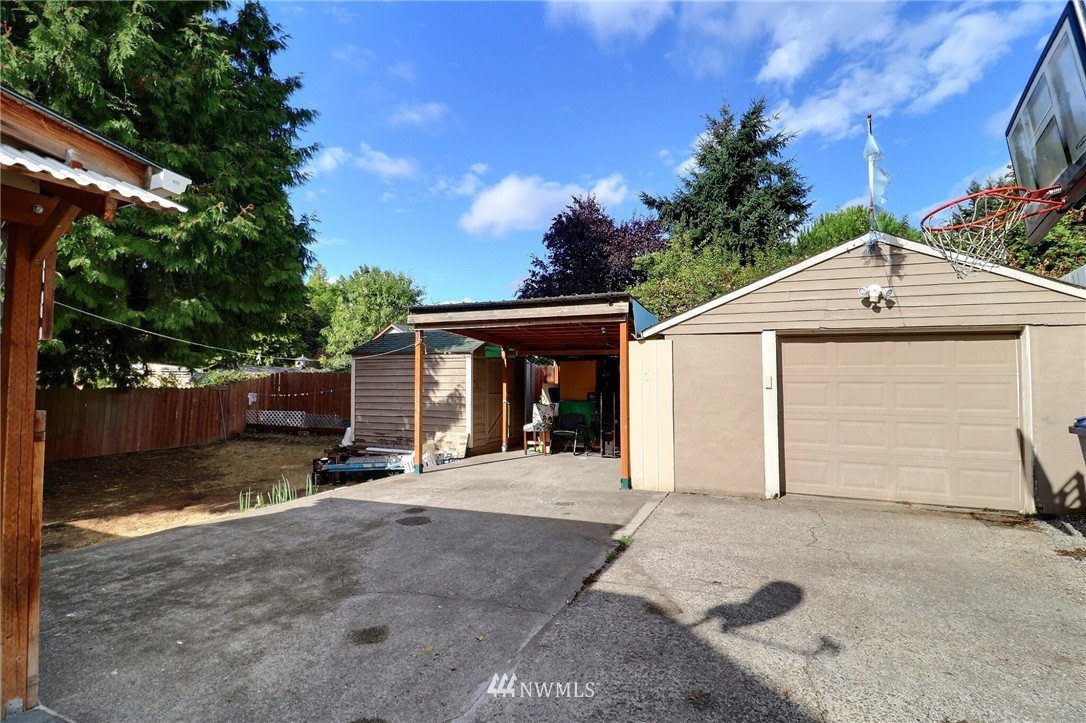 11910 Renton Avenue South Seattle, WA 98178 - Photo 29 of 33 Gallery Image 29