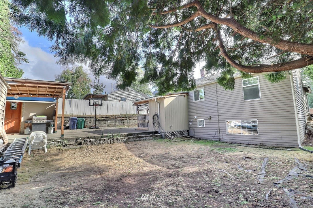 11910 Renton Avenue South Seattle, WA 98178 - Photo 32 of 33 Gallery Image 32