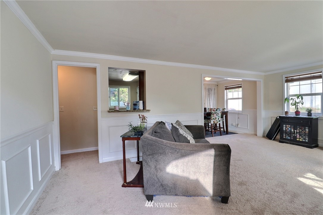 11910 Renton Avenue South Seattle, WA 98178 - Photo 9 of 33 Gallery Image 9