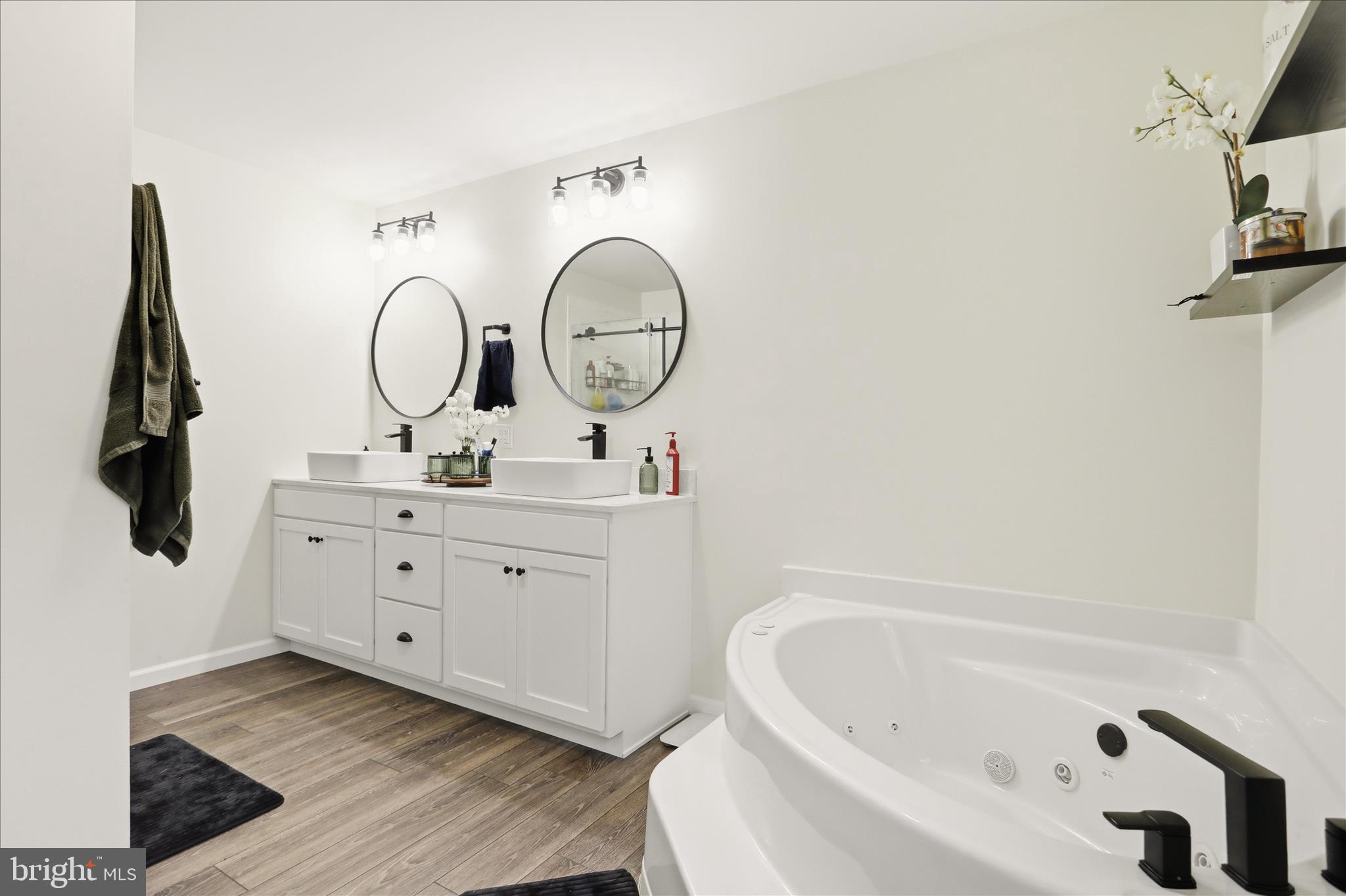 2334 Ash Ruckman Road Augusta, WV 26704 - Photo 51 of 72 Primary Bathroom with jetted tub