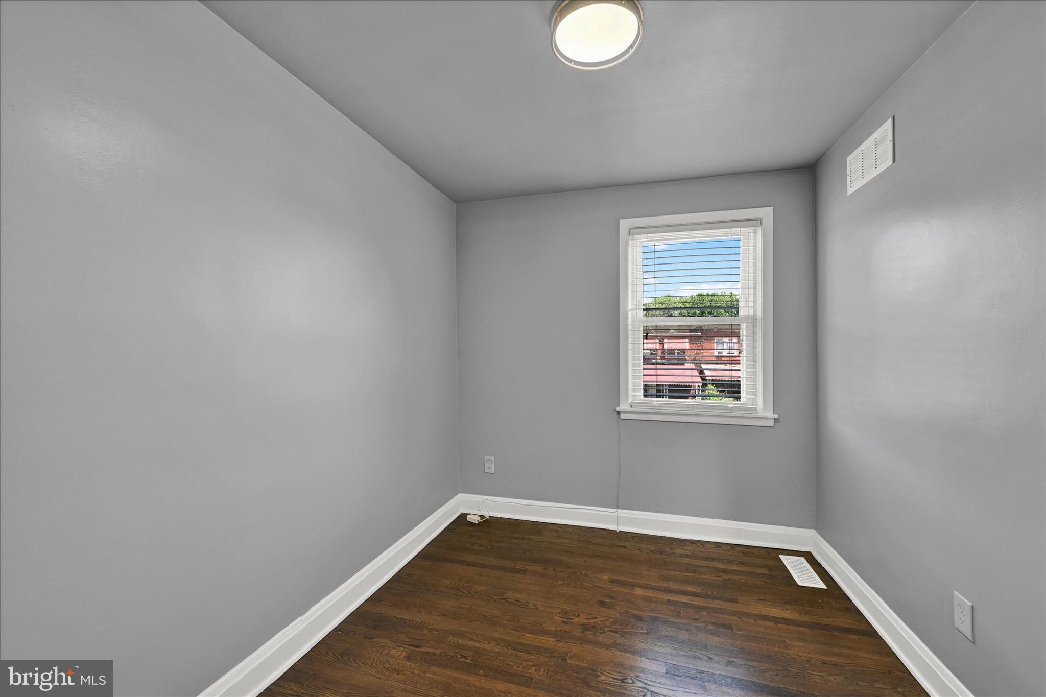 1127 Wicklow Road Baltimore, MD 21229 - Photo 11 of 26