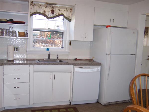 195 East Allen Ridge Road Springfield, MA 01118 - Photo 3 of 19