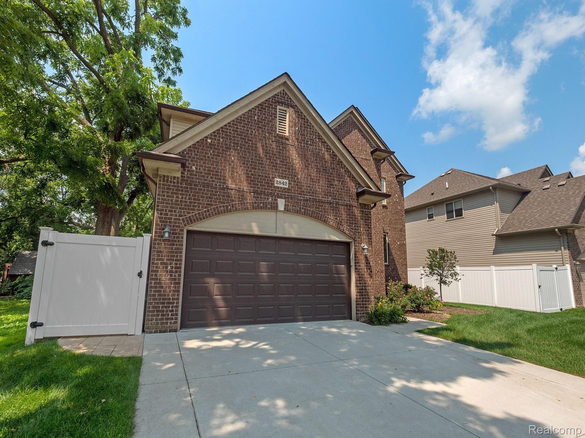 2842 Walsh Drive Rochester, MI 48309 - Photo 3 of 41 7-web-or-mls-P3633555.jpg