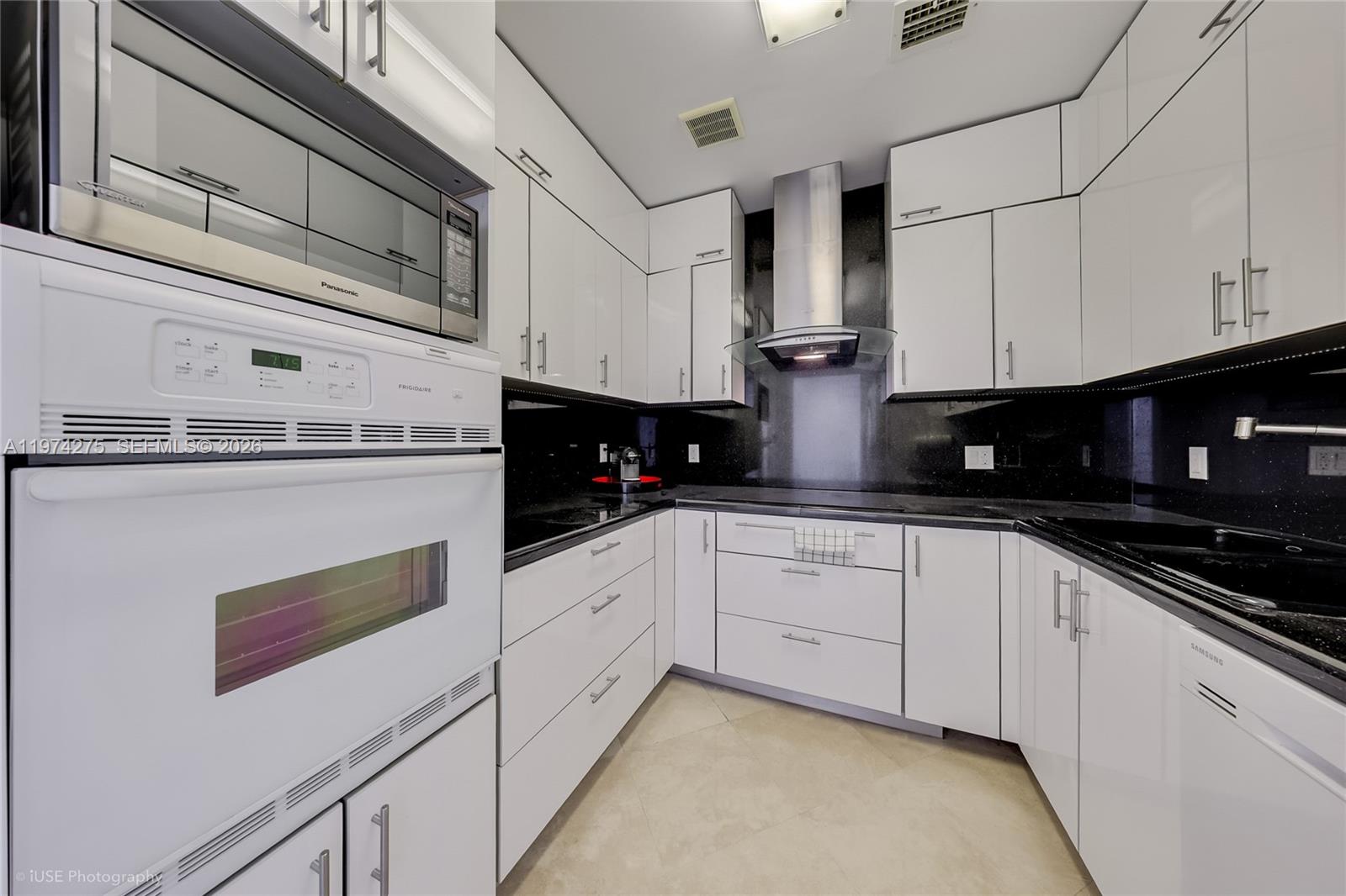 100 Lincoln Road, Unit PH12 Miami Beach, FL 33139 - Photo 11 of 59