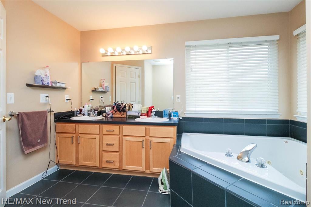 24319 Homestead Court Novi, MI 48374 - Photo 24 of 48