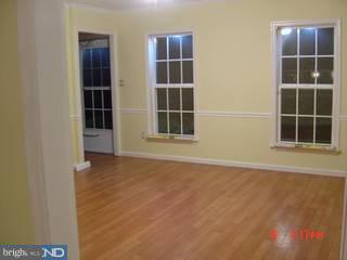 18 Hemlock Road Levittown, PA 19056 - Photo 3 of 6 Gallery Image 3
