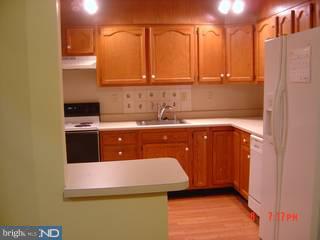 18 Hemlock Road Levittown, PA 19056 - Photo 5 of 6 Gallery Image 5
