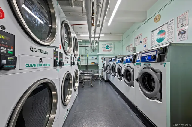 $329,000 | 84-31 Van Wyck Expressway, Unit 3C | Briarwood