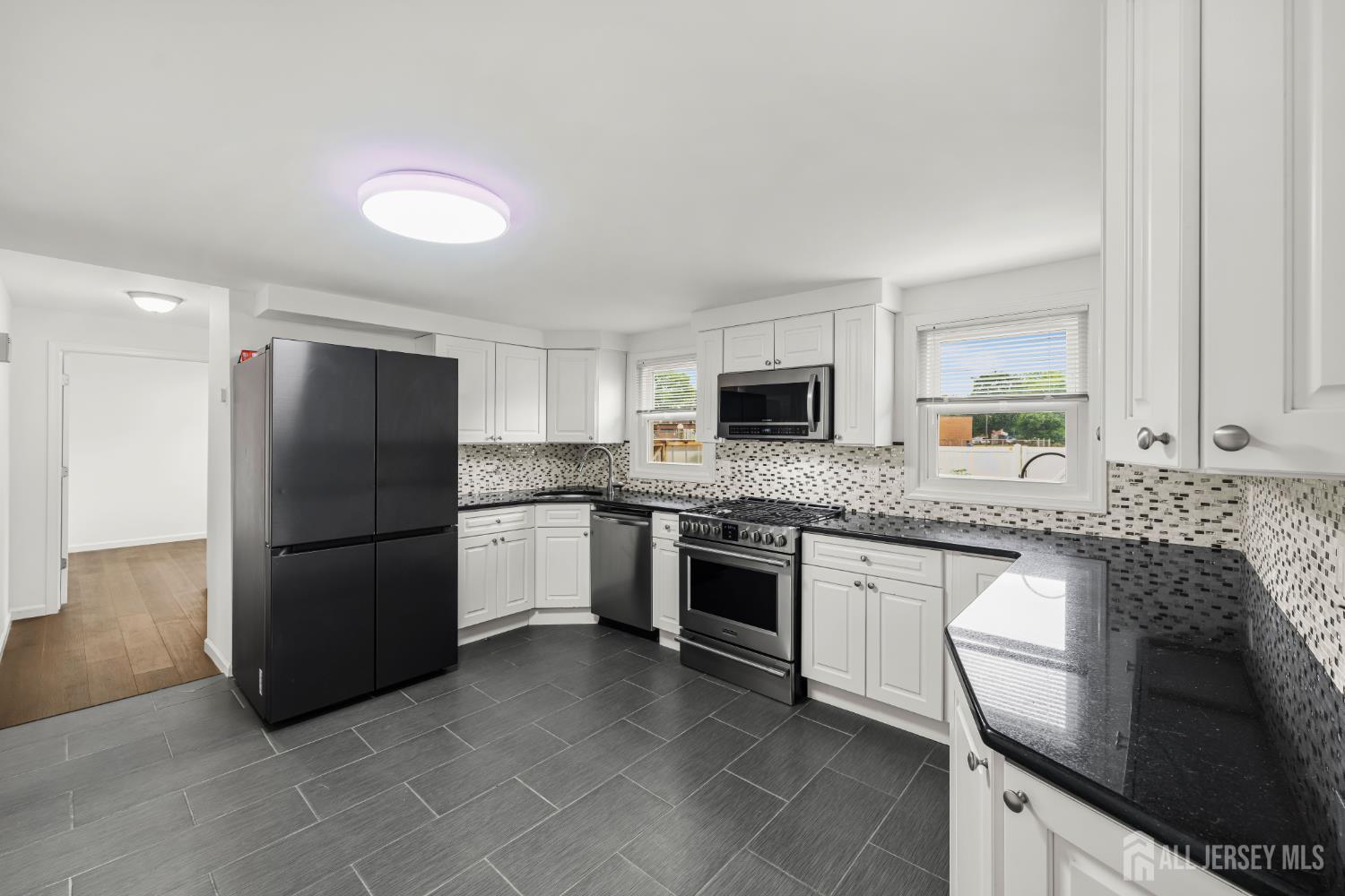 23 Longfield Road New Brunswick, NJ 08901 - Photo 18 of 50