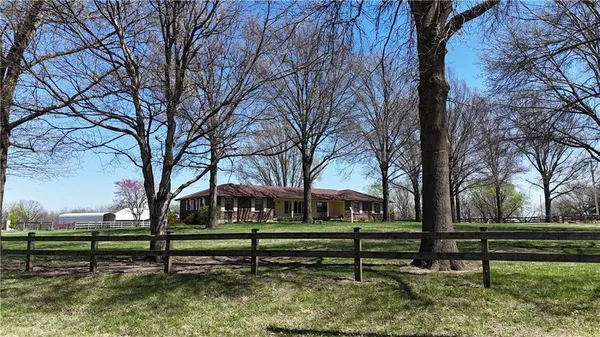 $795,000 | 5460 West 175th Street, Stilwell, KS 66085