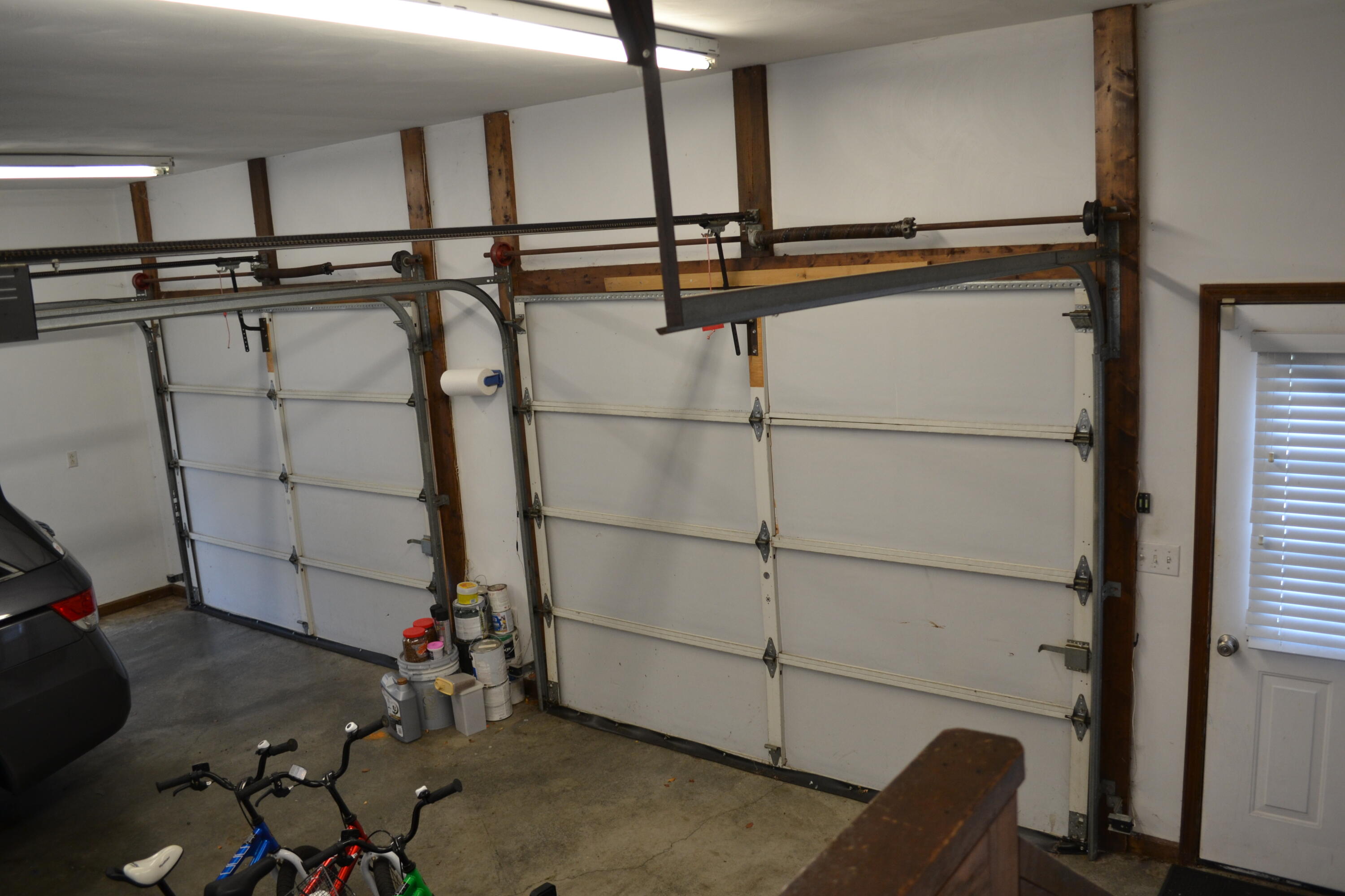 499 Olney Road Vinton, VA 24179 - Photo 34 of 35 2-car garage