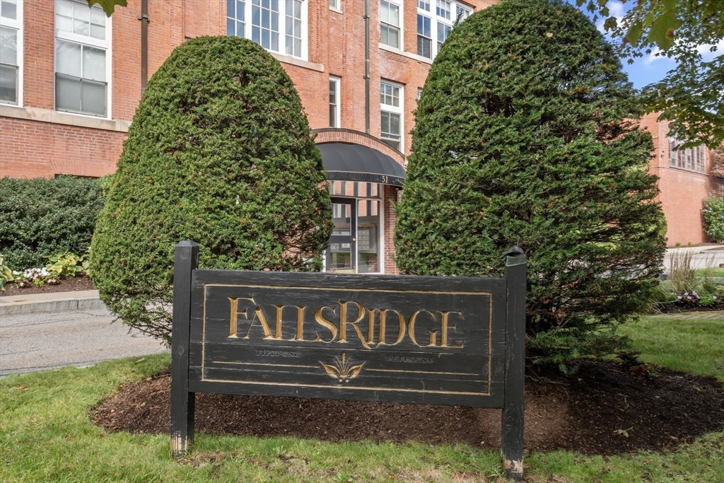 51 Pettee Street, Unit 11 Newton, MA 02464 - Photo 15 of 19